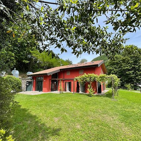 Ostello Casa Rossa ลาเวโน มอมเบลโล ภายนอก รูปภาพ