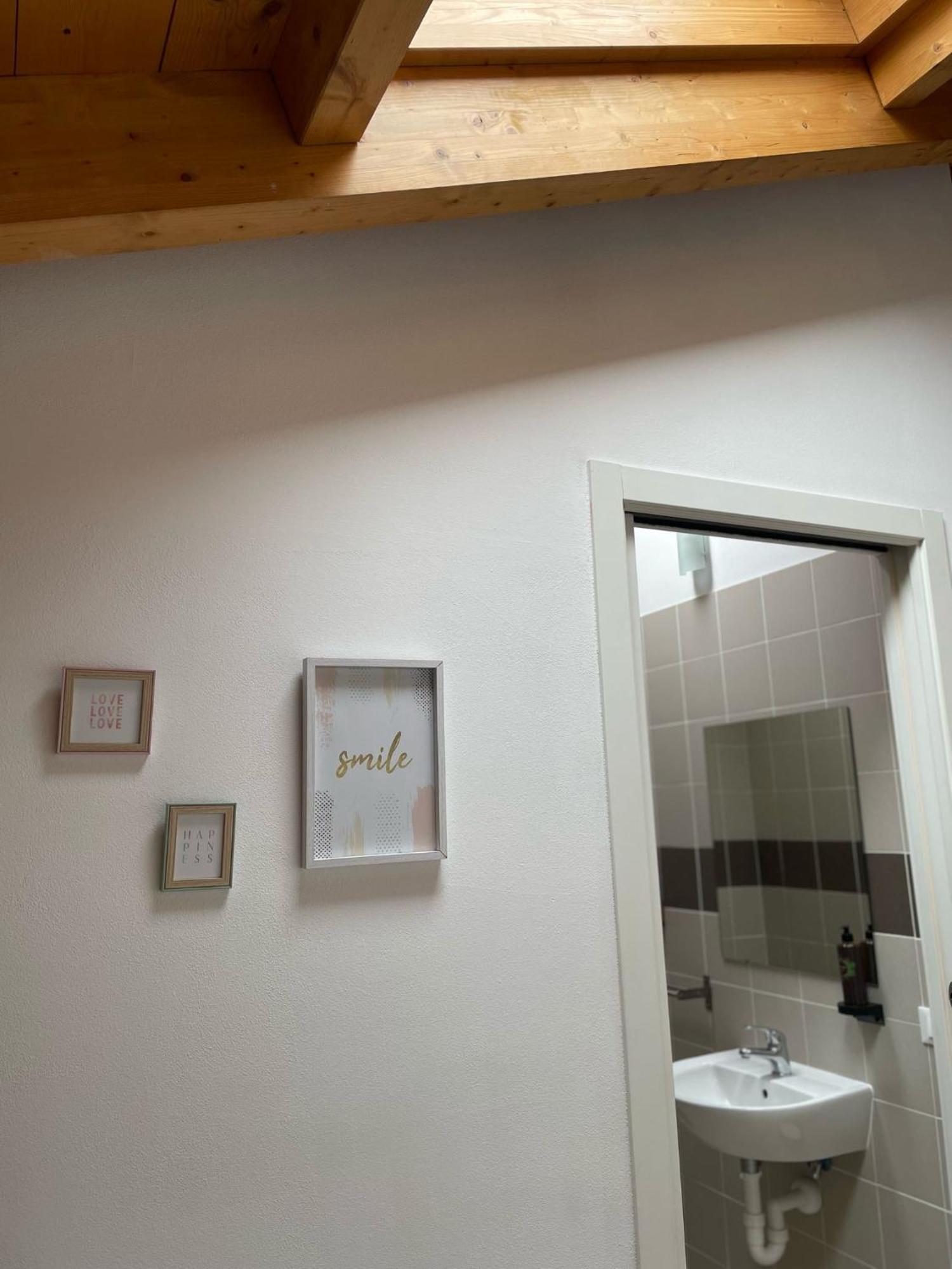 Ostello Casa Rossa ลาเวโน มอมเบลโล ภายนอก รูปภาพ