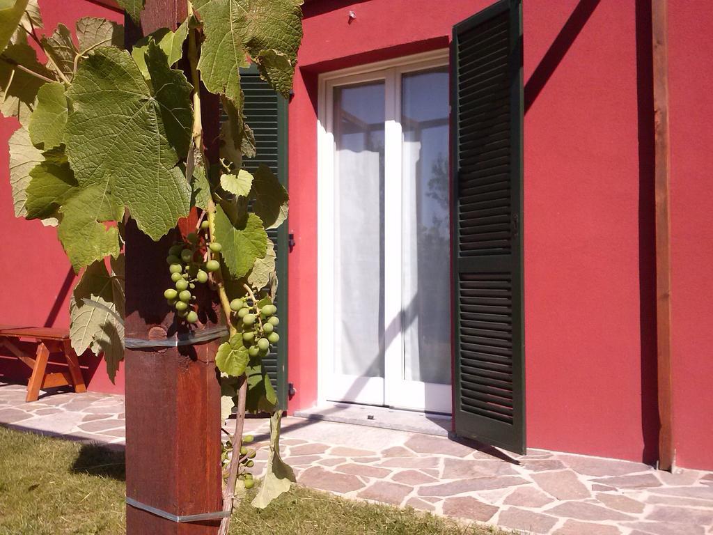 Ostello Casa Rossa ลาเวโน มอมเบลโล ภายนอก รูปภาพ