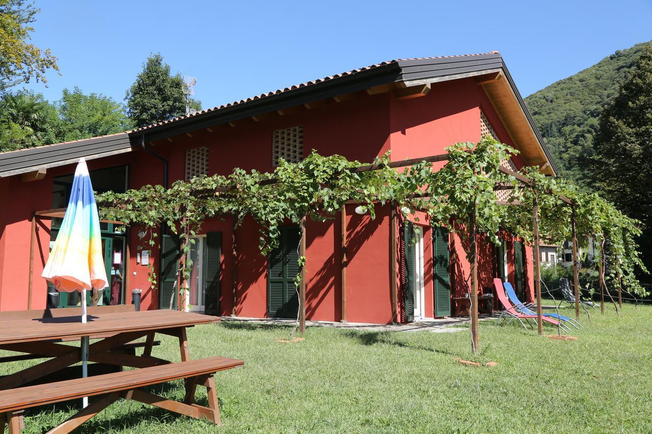 Ostello Casa Rossa ลาเวโน มอมเบลโล ภายนอก รูปภาพ